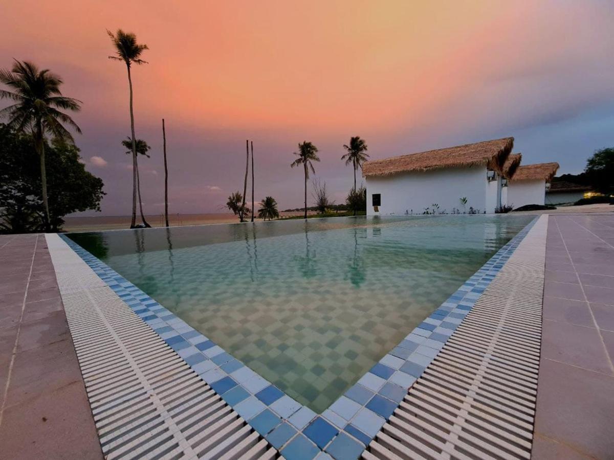 Hotel Luna Koh Rong Pagoda Beach Exterior foto