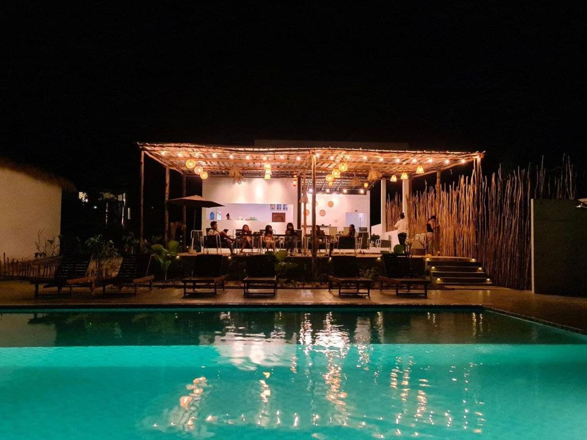Hotel Luna Koh Rong Pagoda Beach Exterior foto